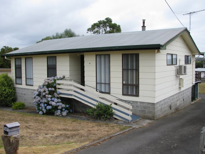 16 Ernest Street, Beauty Point TAS 7270