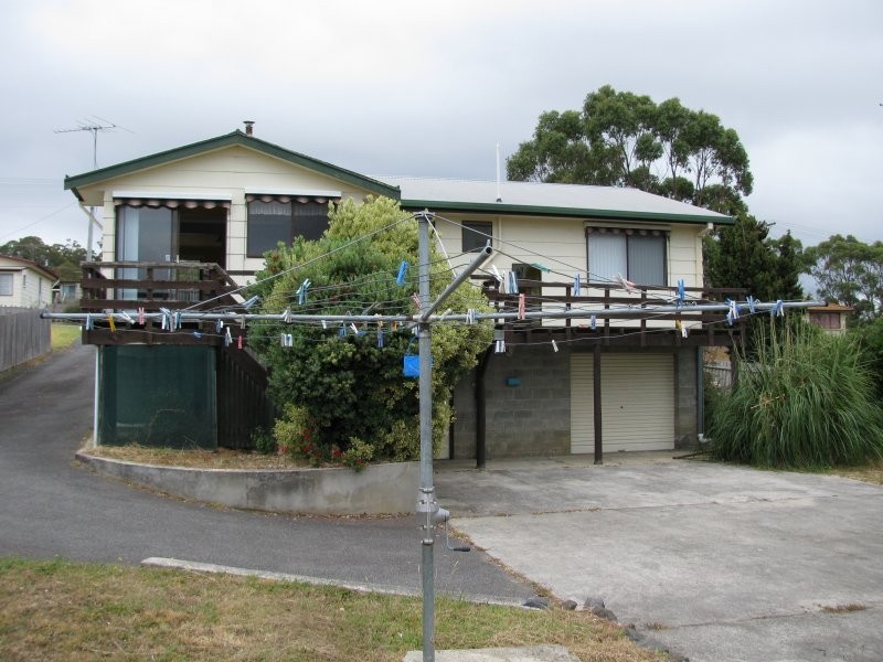 16 Ernest Street, Beauty Point TAS 7270
