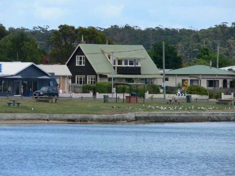 13 Esplanade, Beauty Point TAS 7270
