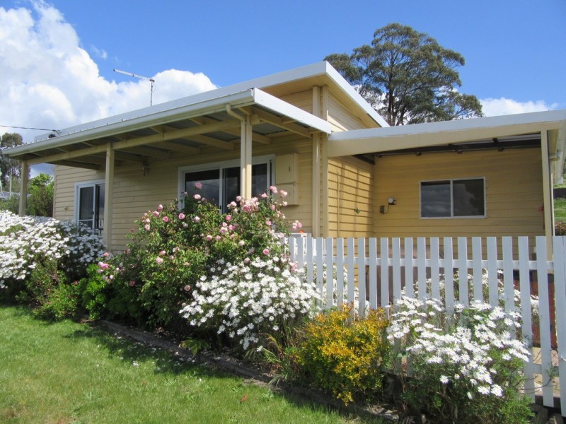 9 Clarke Street, Beauty Point TAS 7270