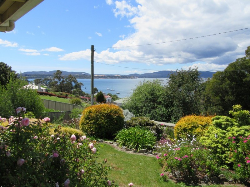 9 Clarke Street, Beauty Point TAS 7270