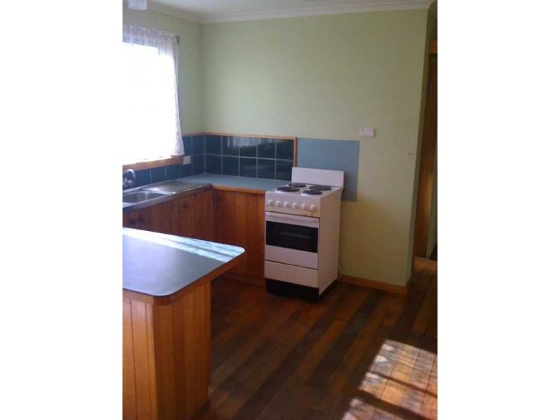 12 Crowther St, Beaconsfield TAS 7270