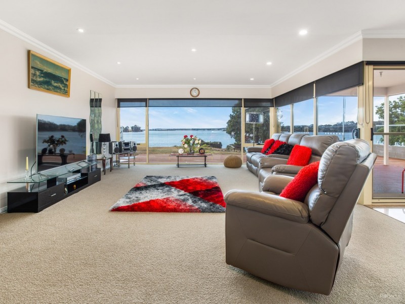 77 Sunset Boulevard, Clarence Point TAS 7270