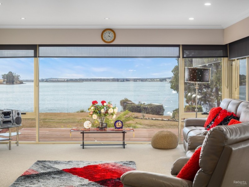 77 Sunset Boulevard, Clarence Point TAS 7270