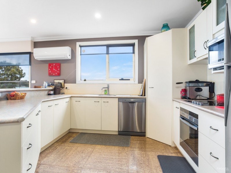 77 Sunset Boulevard, Clarence Point TAS 7270