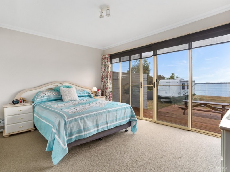 77 Sunset Boulevard, Clarence Point TAS 7270
