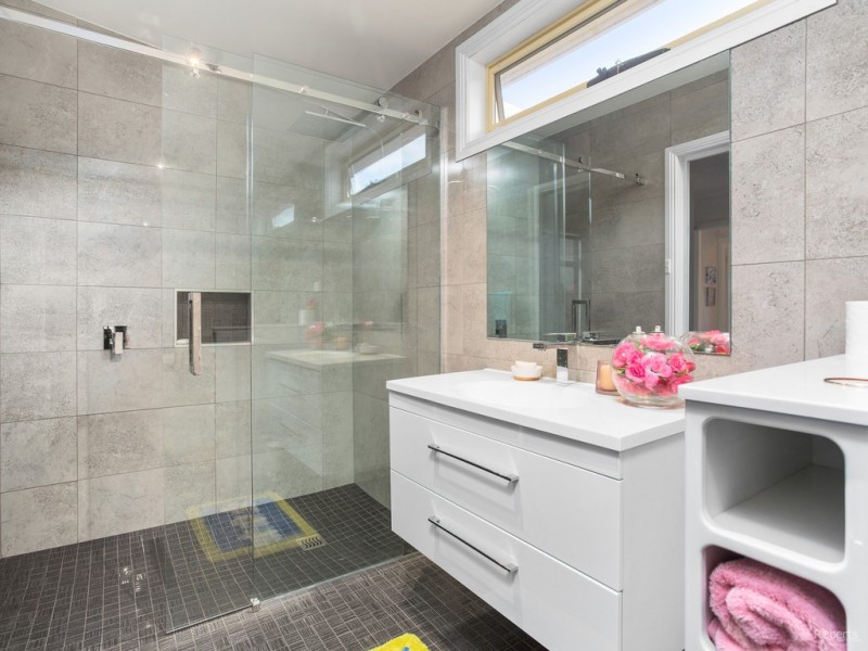 77 Sunset Boulevard, Clarence Point TAS 7270