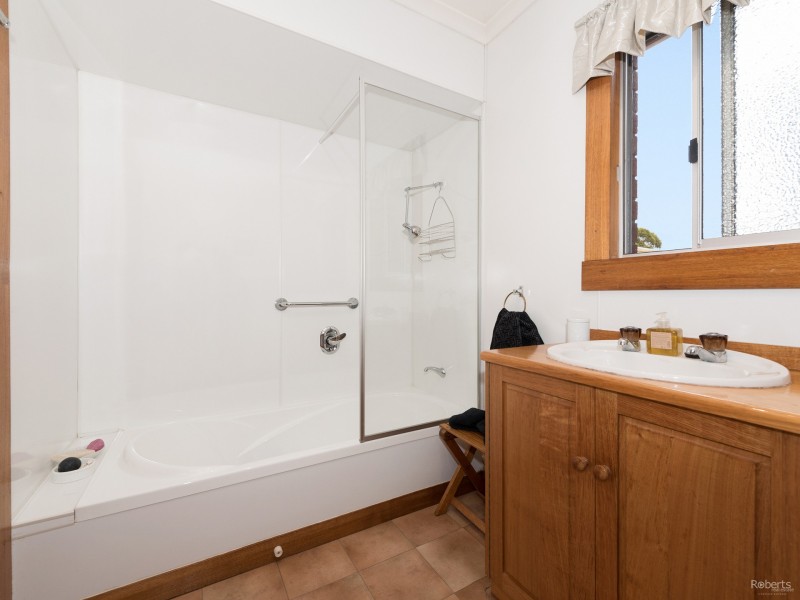 28 Grubb Street, Beaconsfield TAS 7270