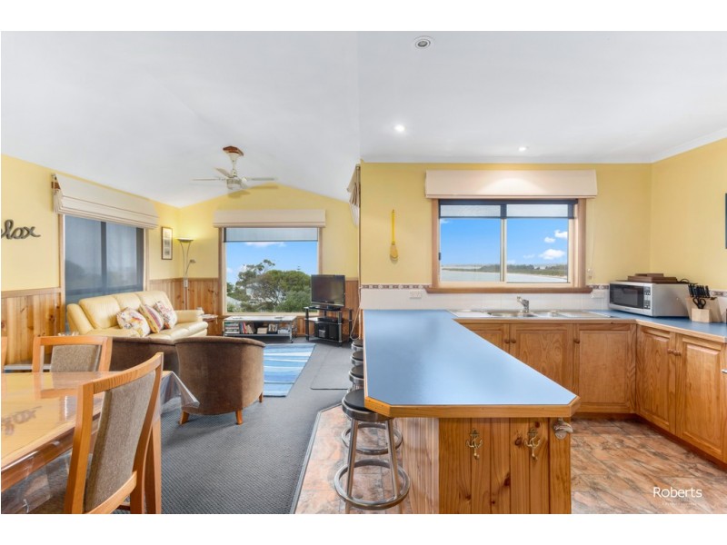 14 Top Road, Greens Beach TAS 7270