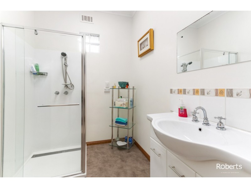 4 Crozier Street, Beauty Point TAS 7270