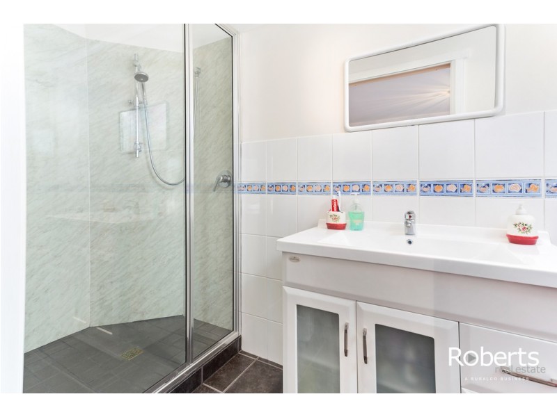 9 Anchorage Court, Clarence Point TAS 7270