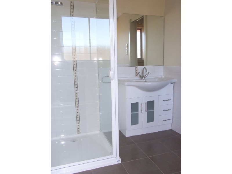 2/13  Lauren Court, Exeter TAS 7275