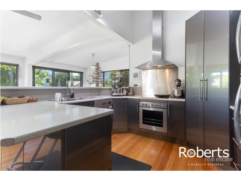 6 Carl Court, Swan Point TAS 7275