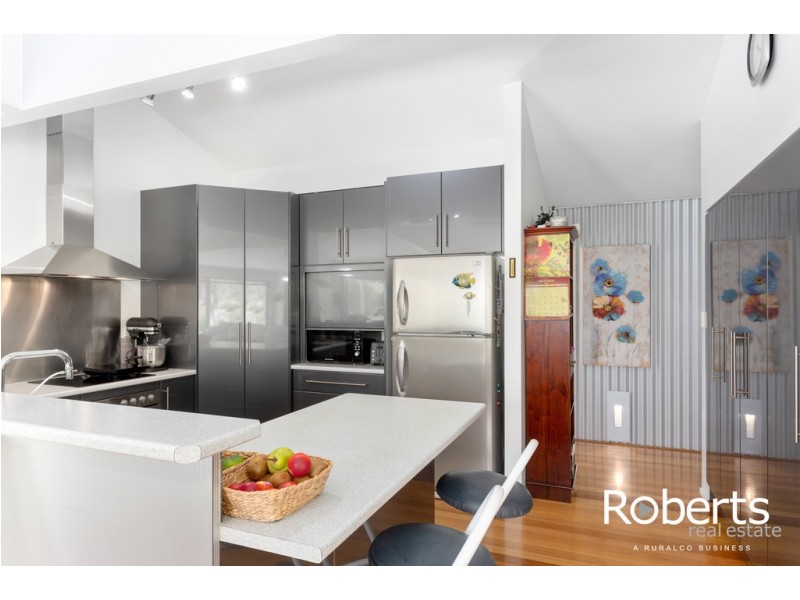 6 Carl Court, Swan Point TAS 7275