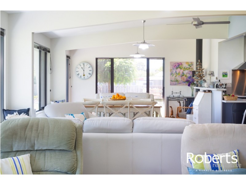 6 Carl Court, Swan Point TAS 7275