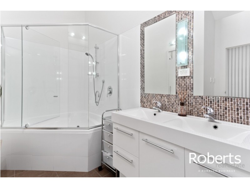 6 Carl Court, Swan Point TAS 7275