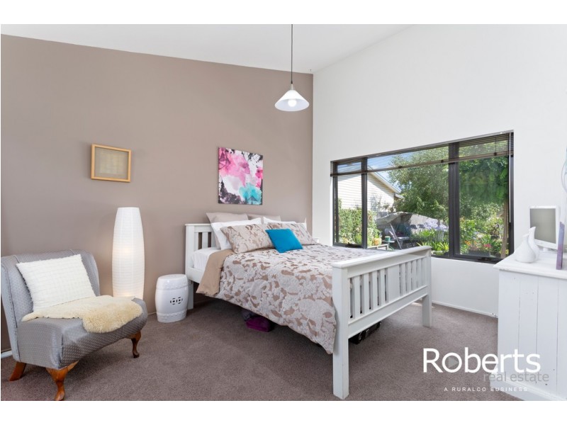6 Carl Court, Swan Point TAS 7275