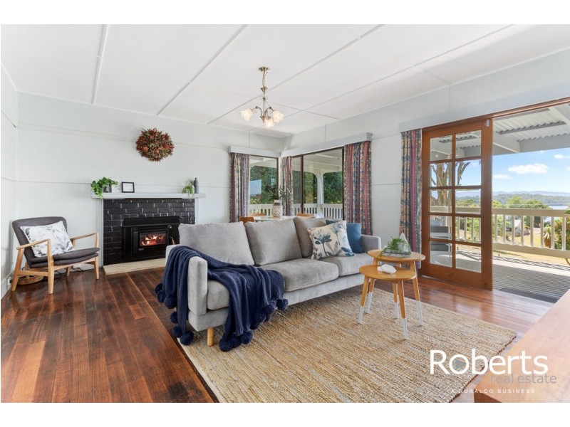 3 Robert Street South, Beauty Point TAS 7270