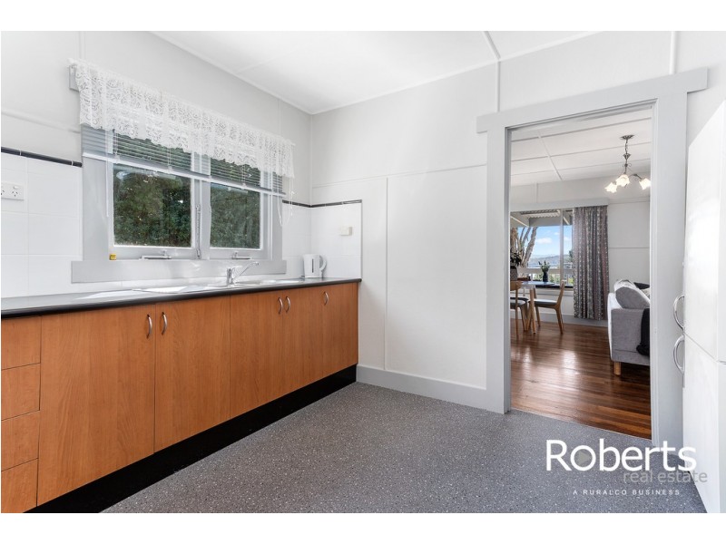 3 Robert Street South, Beauty Point TAS 7270