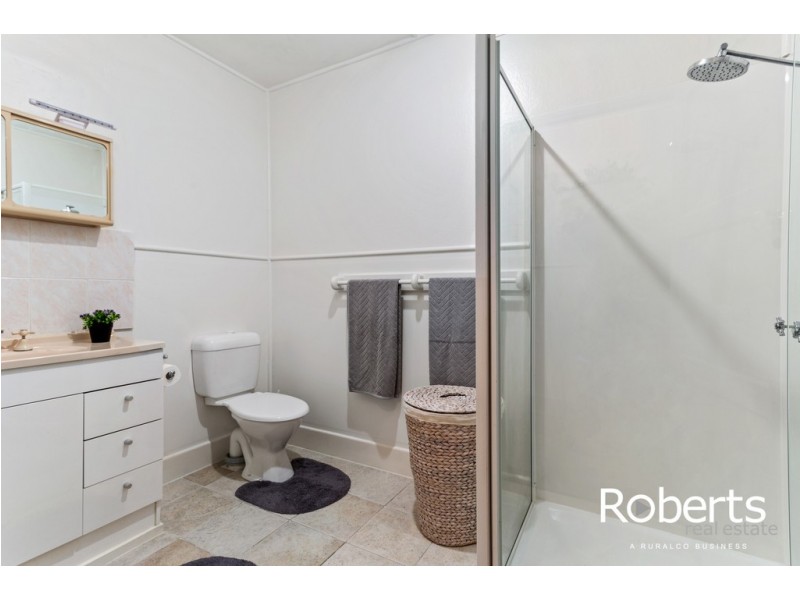 3 Robert Street South, Beauty Point TAS 7270