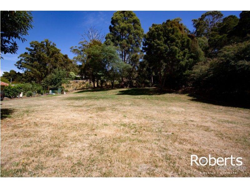 3 Robert Street South, Beauty Point TAS 7270