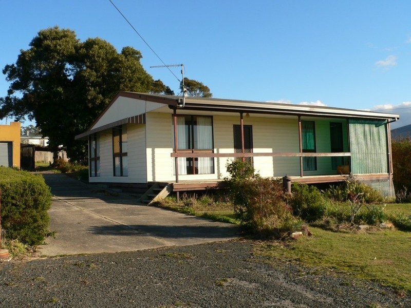 33 Napier Street, Beauty Point TAS 7270