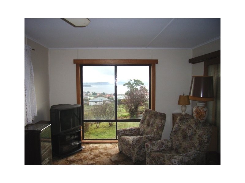 12 Ross Street, Beauty Point TAS 7270