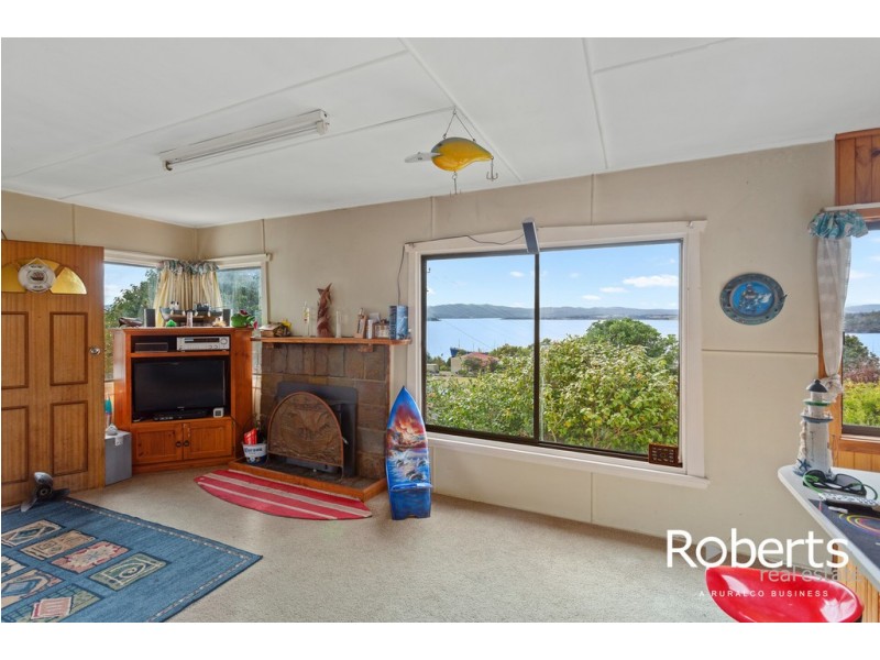 11 Bagot Street, Beauty Point TAS 7270