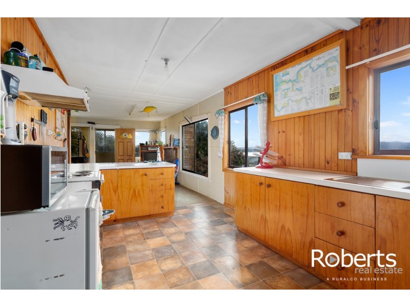 11 Bagot Street, Beauty Point TAS 7270