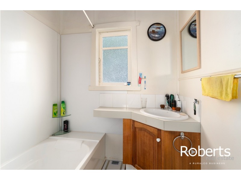 11 Bagot Street, Beauty Point TAS 7270