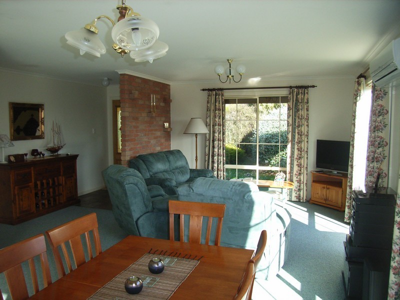 16 Garrett Street, Beauty Point TAS 7270