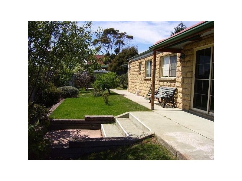 16 Garrett Street, Beauty Point TAS 7270