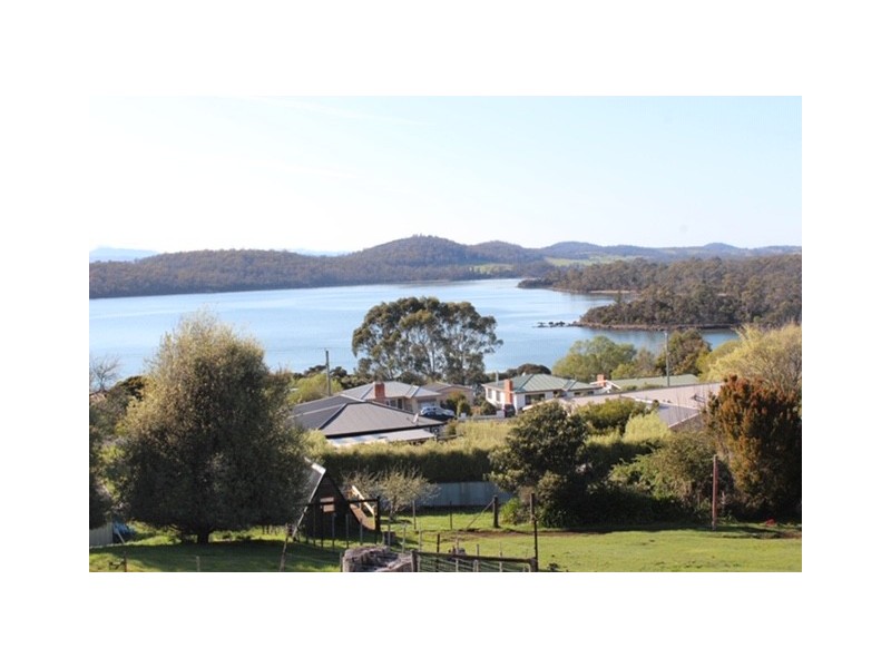 3 Augustus Street, Beauty Point TAS 7270