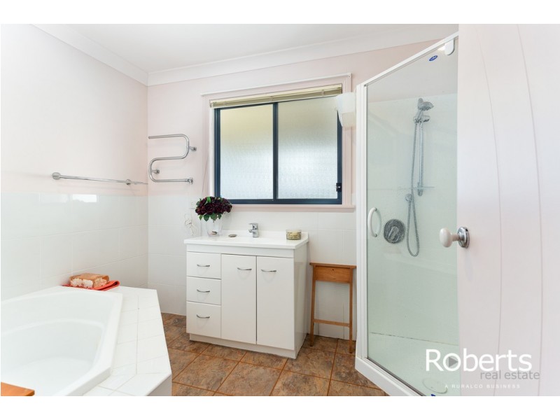 3 Augustus Street, Beauty Point TAS 7270