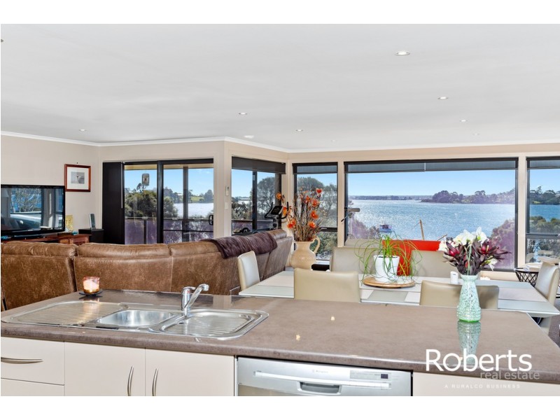 95 Sunset Boulevard, Clarence Point TAS 7270
