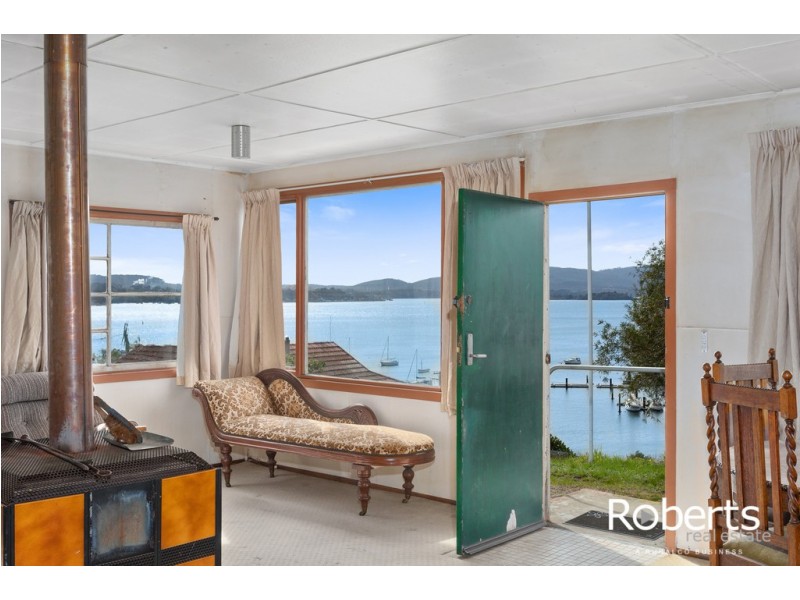 141 Flinders Street, Beauty Point TAS 7270