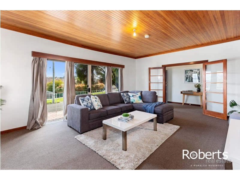 12 Helenwood Grove, Newnham TAS 7248