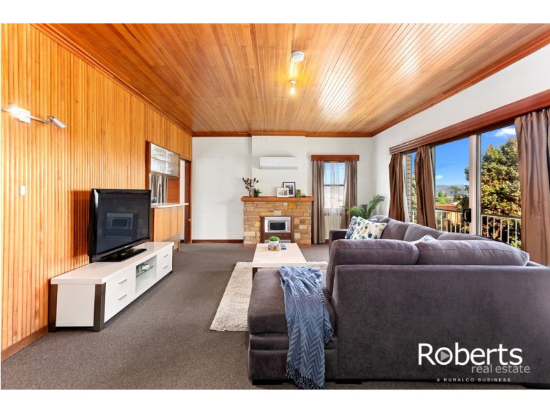 12 Helenwood Grove, Newnham TAS 7248