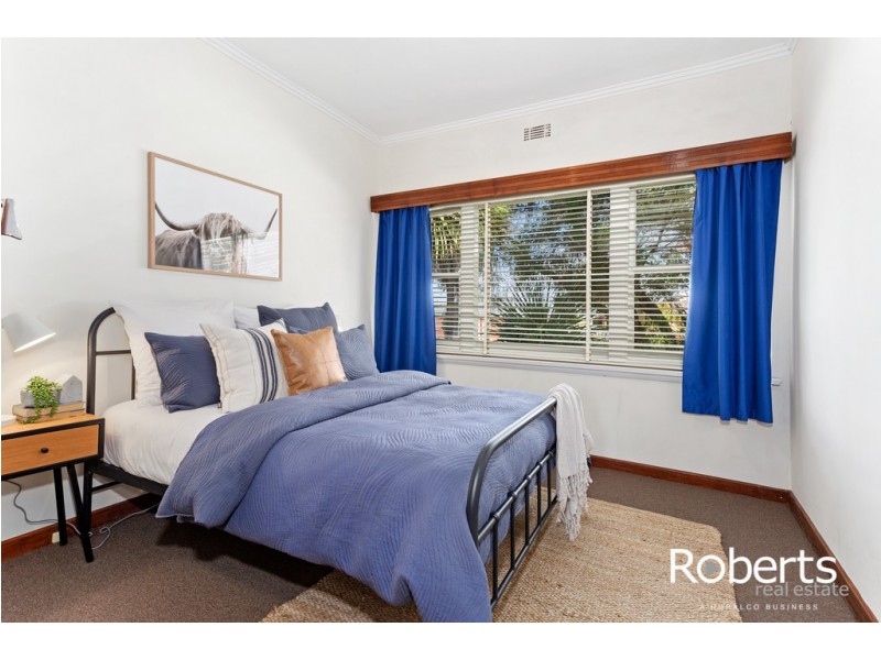 12 Helenwood Grove, Newnham TAS 7248