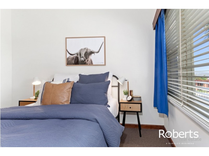 12 Helenwood Grove, Newnham TAS 7248