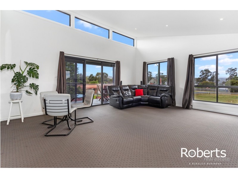 15 Nairana Street, Gravelly Beach TAS 7276