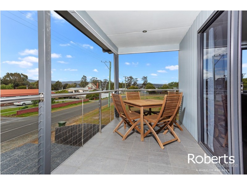 15 Nairana Street, Gravelly Beach TAS 7276