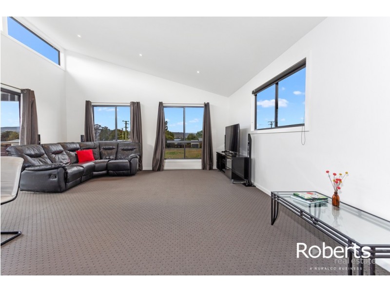 15 Nairana Street, Gravelly Beach TAS 7276