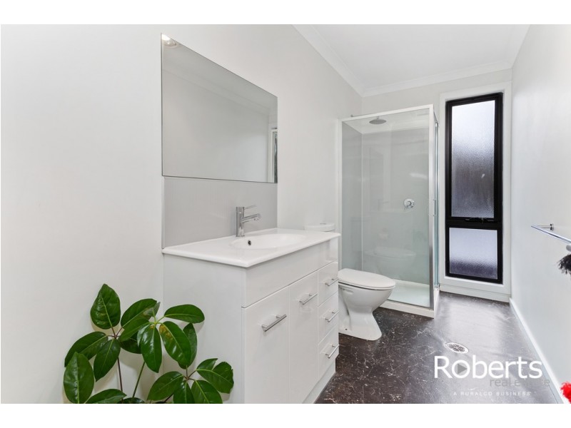 15 Nairana Street, Gravelly Beach TAS 7276