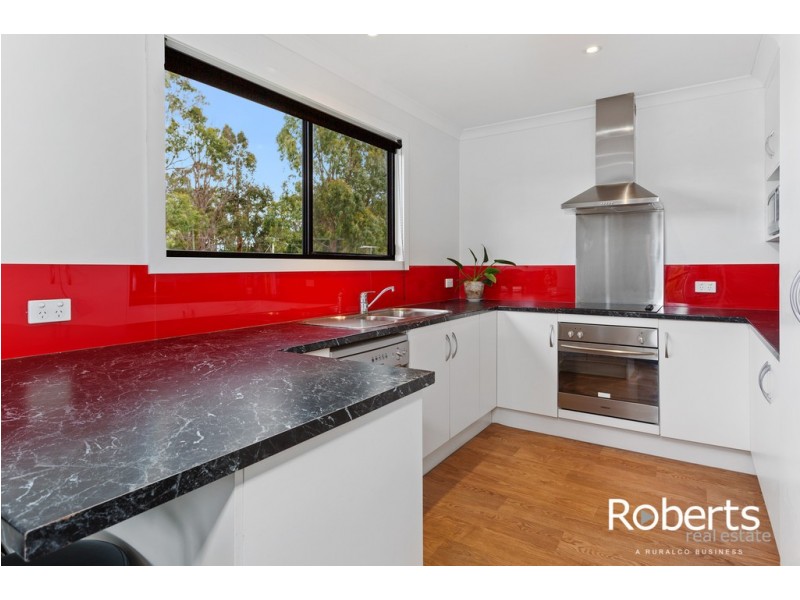 15 Nairana Street, Gravelly Beach TAS 7276