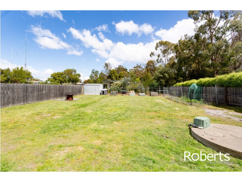 15 Nairana Street, Gravelly Beach TAS 7276