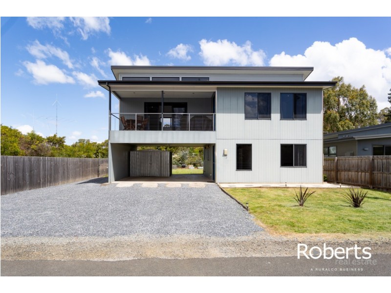 15 Nairana Street, Gravelly Beach TAS 7276