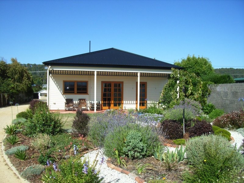 18 Archer Street, Beaconsfield TAS 7270