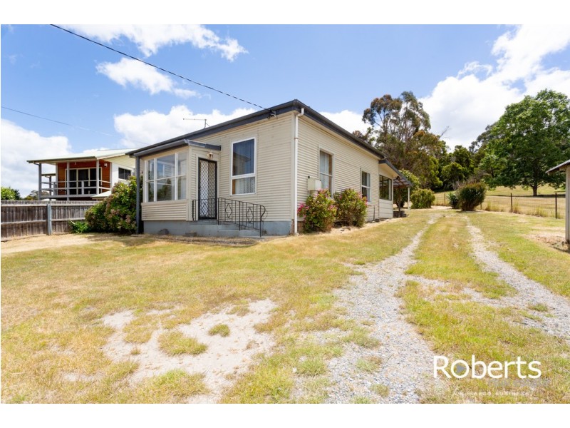 11 Flinders Street, Beauty Point TAS 7270