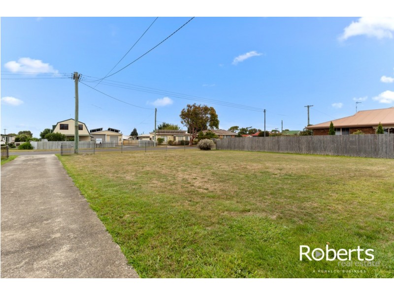 17 Beatty Street, Beauty Point TAS 7270